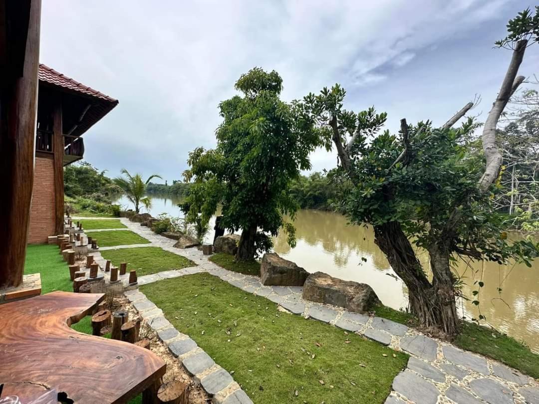 Floor River View Каттьєн Екстер'єр фото